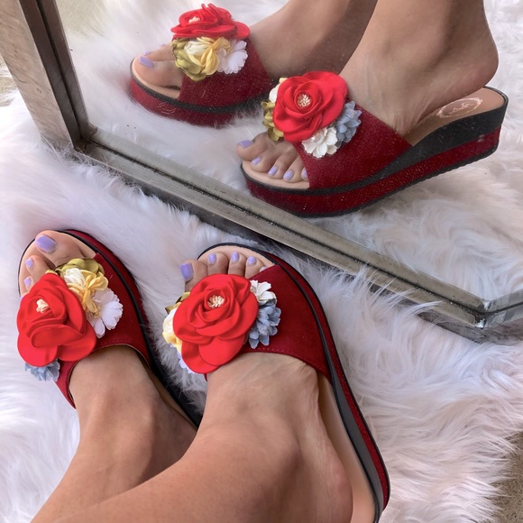 5.5 Italina Red Flower Flatform Wedge Heeled Sandal - Picture 12 of 13